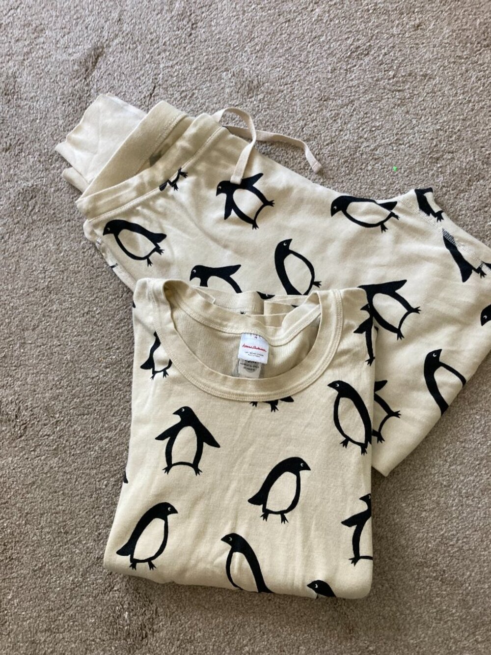 2 PC PENQUIN PRINT  HANNA ANDERSON PAJAMAS  MED.